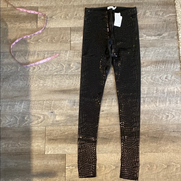 Aiko Black Alligator Leggings - Picture 7 of 13